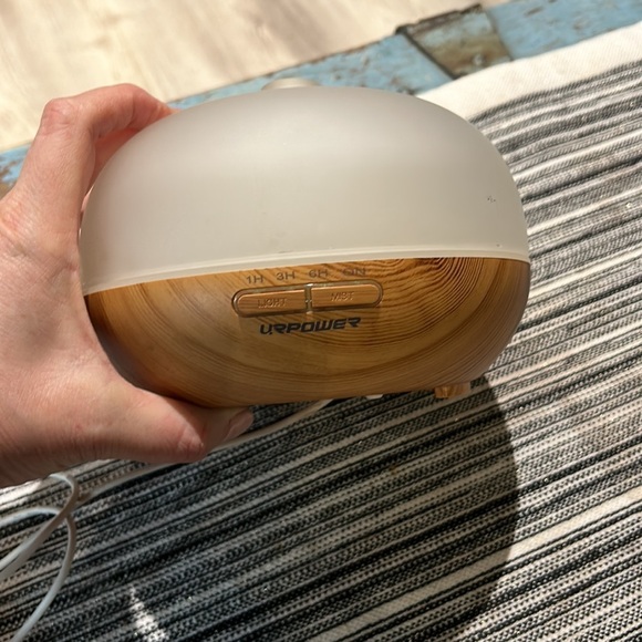 Bamboo look and Ceramic Essential Oil Diffuser- timer and lights - Picture 2 of 4